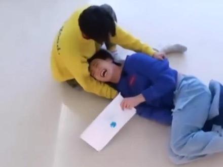 哈哈找到这个笑声名场面了#jungkook #防弹