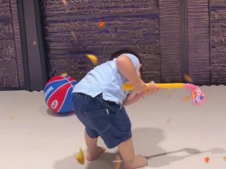 双胞胎的差距怎么这么大#宝宝 #双胞胎 #搞笑