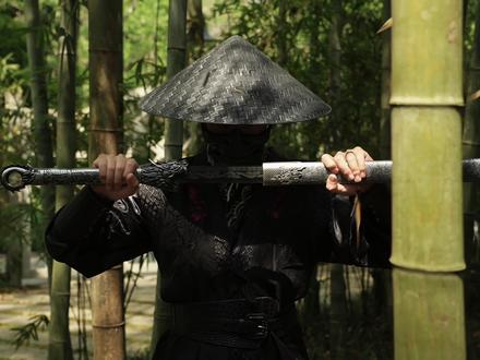 女人只能影响我拔刀的速度! #转场 #变装