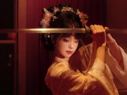 “这一世英名我不要”#古风 #转场 #红颜变装挑战 #刀剑 #变装