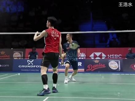 网前不跳不会打。
#羽毛球 #李梓嘉