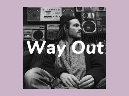 24/11/2022
♪:Way Out-FKJ
FKJ,French Kiwi Juice,法国新西兰混血,他的音乐如同他的出生,集自然狂野和浪漫优雅于一体。
12岁自学各种乐器,迪士尼做过音效设计师,以玩乐心态向朋友的音乐公司寄了Domo而出道,与妻子居住菲律宾山间的木屋,仅以一台发电机供应电力......他的音乐就像他的生活,自在,不局限于某一类别,不给你纠结是不是最爱听R&B “all night”的余地(哈哈哈哈哈)。
钢琴反复着轻度不协和音响的小七和弦,加以打在心上的鼓点,以及有序叠加的各种音效,就像碳酸饮料的气泡挤在胃里找不到出口,胸腔膨胀的浅浅窒息伴随着寻找最佳打嗝路径的兴奋,一种舒服的不安状态,很是奇妙,这大概就是属于FKJ的独特了。
#日推歌曲 #音乐分享