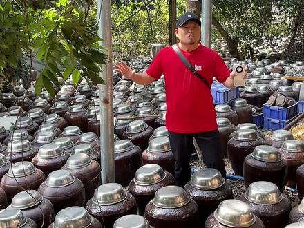 不定额盲盒第11集:在广州挑战一下据说令人闻风丧胆的臭屁醋。#臭屁醋 #地方特色美食 #非遗美食 #二百者也