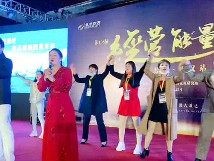 #珍惜拥有,感恩天长地久!与恩师王琨老师同台演唱!@抖音小助手 #王琨老师