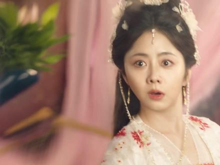 女孩带着记忆 穿越回百年之前 肖遥终于得知了百年前,红烨和宁安公主的真相#逍遥 #热播新剧