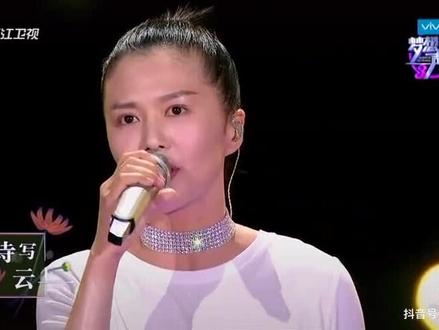 今天听了陈奕迅的一丝不挂才知道 ,
原来一丝不挂还有这么深的喻意,
原来的牵肠挂肚虽然难以疏淡最后还是变成了一丝不挂 !