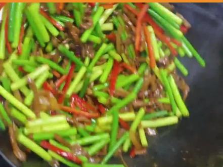 为什么隔夜蒜薹比现炒的更好吃?#美食 #冷知识