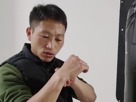 看完这个视频,你会知道打拳时到底怎么握拳#热门 #上热门 @抖音小助手