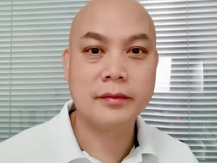 A股放量大跌,该割还是留?#A股市场分析 #老股民交流 #财经热点 #今日市场分析