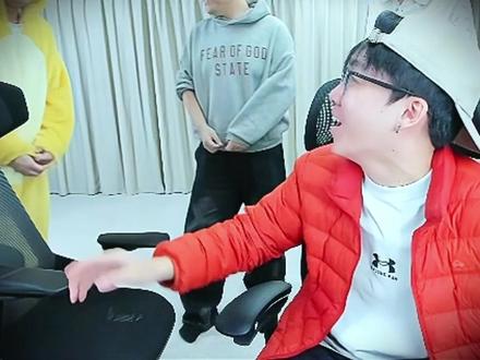 陈泽家遭奶龙入侵 #陈泽 #刘回#陈泽coke刘回化身奶龙捉宠 #元梦捉宠山海寻灵 #元梦之星 @陈泽-