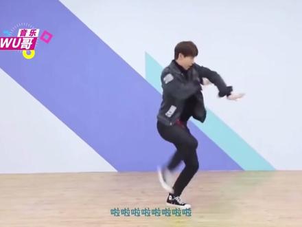 火遍全网的“库里库里”是啥?几天就32亿播放,太魔性了