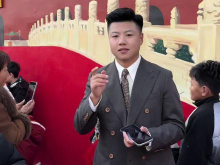 吴承言老师手绘“商丘版天安门”,幸福此刻具象化#商丘吴营村#吴承言#手绘天安门#主持人马刚#正能量