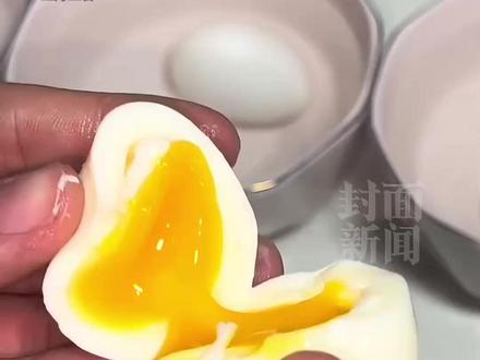 男子掐秒煮蛋爆火,粉丝已近400万。专家: 精准煮蛋并非玄学,有科学依据,平台否认“造神”: 他的内容稀缺实用,能引起共鸣