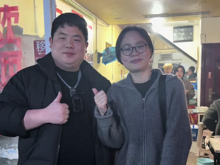 在现场有幸遇见江西小炒野生代言人本尊 #江西小炒 崔工大队大队长@邓走走(带娃创业)