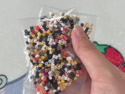 混豆不要扔,可以做出超级美丽的格利特蝴蝶
图源🍠小丸丸(疯狂拼豆中)#我在抖音玩拼豆 #拼豆邪修小技巧 #拼豆 #手工diy #教程