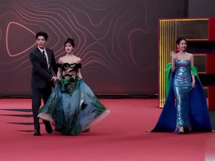 融不进的圈子别硬融,周也尴尬鼓掌,周也赵露思不熟 #周也 #周也 #娱乐评论大赏 #二创激励计划