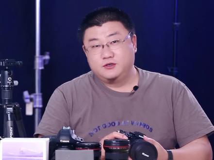 索尼A7M4 · 手把手教程-20(上)
索尼A7M4· 保姆式教程,咱要开始更新啦!真正的手把手教程,从入门到精通。本集继续讲索尼A7M4做直播时FN里面的关键控件如何设置,吴师自通可全国上门搭建调试高清直播间,亦可远程。#摄影吴师自通 #直播间搭建 #直播间设计