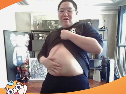 朴老师一激动就拍肚皮太可爱了 #PDD