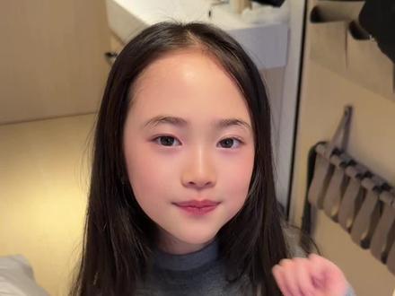 人类幼崽第一次尝试格格装,太好看了吧!#骗你生女儿#格格