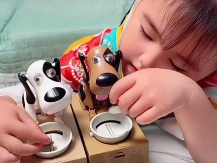 小朋友宝宝爱看的搞笑视频 小朋友搞笑吃糖果视频 #小朋友都爱看 #儿童动画 #启蒙早教 #亲子互动 #搞笑视频 吃糖果的小朋友搞笑视频 奥特曼儿童动画片