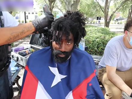 「国外剪发解说」流浪汉三年没剪发,剪完之后变帅哥 #barber美式理发文化 #剪发解说 #流浪汉改造