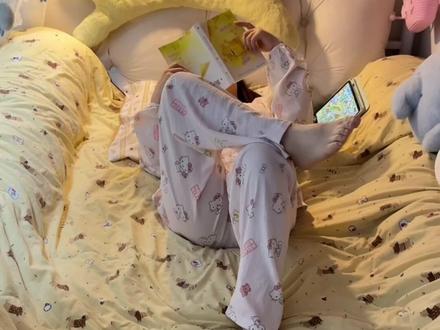 巨型人类狗窝太好睡啦!快给自己搭一个吧~#人类狗窝 #我的小窝 #卧室改造 #宅家 #我的床搭子