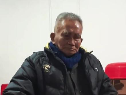 香港江源集团董事长“吴镇明”回乡,参加民俗活动,为祖祠重建捐赠了1500万元,就在现场,他偶遇了当年一起种田的发小振东老叔,这段全网爆火的握手对话,却引起了网友们的调侃!#吴镇明 #香港江源集团董事长 #振东兄 #潮汕 #潮汕人 @DOU+小助手