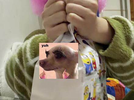 浅尝瑞幸新品,巴拿拿拿铁~ #咖啡 #喝咖啡 #瑞幸 #小黄人爱喝 #饮品