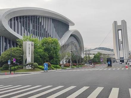 自驾游杭州西湖营地分享黄龙体育中心体育场 #自驾游攻略 #杭州房车营地 #西湖景区驻车地 #黄龙体育中心