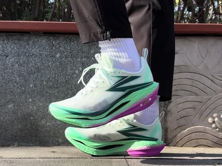 全网首开飞燃4ET,居然有三个细节问题!!#跑鞋 #跑鞋推荐 #361 #飞燃4.0#聚划算欢聚日