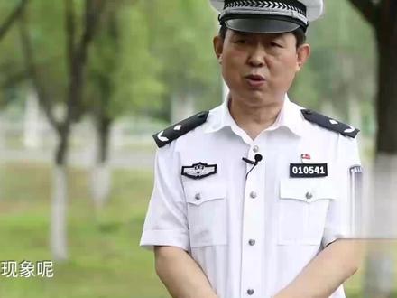 雨天行车最怕路滑,那我们该如何防“水滑”?
