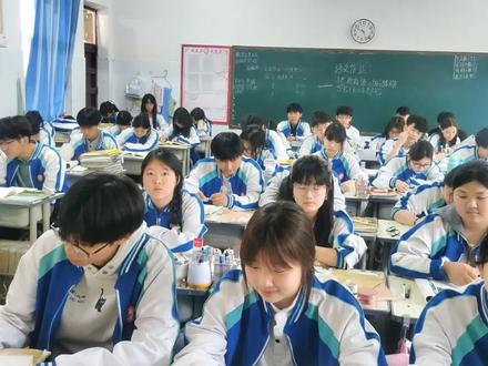 什么鸡🐔最气人??? 大家猜最后一个答案,同学们想明白为什么了吗???#脑筋急转弯 #课前律动活跃气氛 #学生时代最美好的瞬间