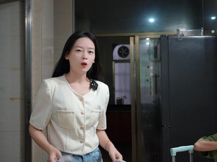 带上越越飞四川啦,终于看见小妹啦,两个小家伙一起玩的超开心 #飞机 #旅行必备 #旅行好物 #飞机餐 #出差旅行必备 #vlog日常 #快了时光 #带ta去旅行 #真快乐 #带娃出行