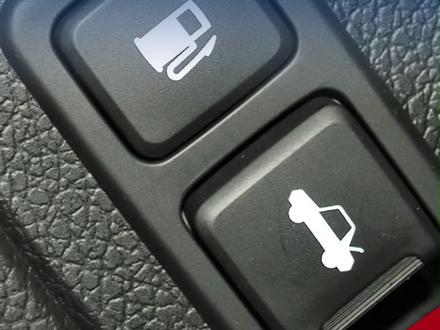 德系车加油找开关?根本不用找#汽车知识 #德系车 #用车技巧 #油箱盖