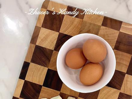 大蒜画圈煎蛋真的好神奇,最后我还是挑战成功了#大蒜画圈煎蛋挑战 #一起吃饭吧