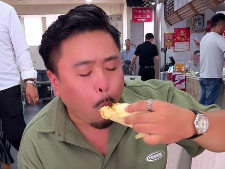 西方不能失去耶路撒冷 正如邳州人不能失去煎饼一样 盐豆鸡蛋 尖椒小鱼 卷上卷饼太办肆啦#邳州 #妈呀太香了 #抖音美食推荐官 #美食 #抖音美食