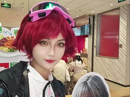 今天来吃肯德基和三角洲联名 #三角洲蜂四派对 #三角洲行动