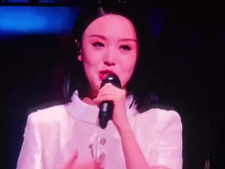 徐子尧首秀《花妖》上热搜#快来围观 #徐子尧 #花妖 #演唱会 #音乐演唱会