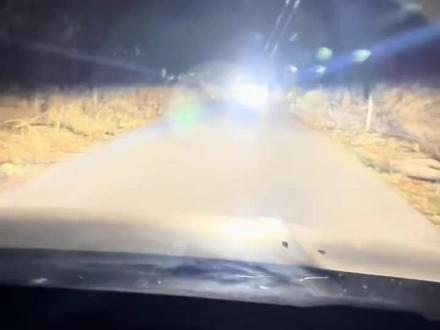 星瑞脉冲爆闪模块
针对马路晚上远光狗开发
无损对插模块不需要破线
可自行安装 原厂透镜反光碗都可以安装不破线过的改装大灯可以安装 只需就能带回家#吉利星瑞 #星瑞改装