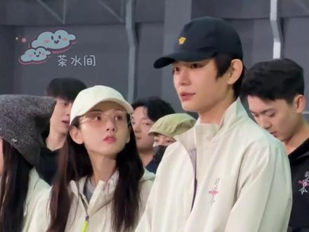 兜兜转转还是搭上了 #丁禹兮 #宋祖儿 #司宫令 #快乐大本营 #星光大赏