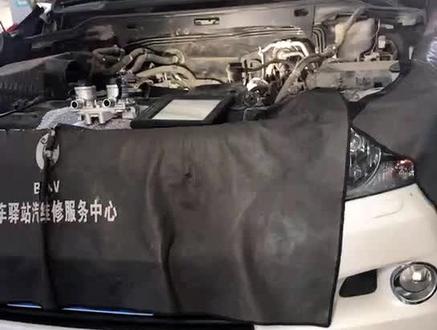 雷克萨斯发动机灯和防侧滑灯异常亮起