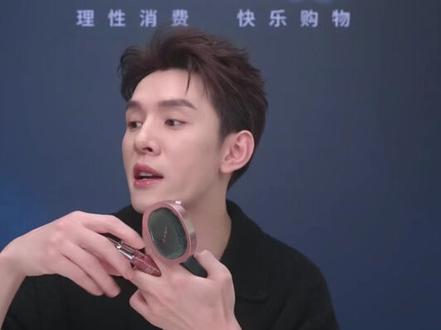 李佳琦直播间年度口红精选
#李佳琦 李佳琦直播间#口红