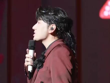 别人送花送包,海来阿木送老天爷的东西,主打一个分币不掏#海来阿木#分币不掏#来跳舞#神级现场 #海来阿木