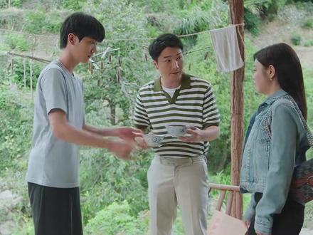 当现偶男主们都人均继承亿万家产时 这个周柯宇穷的极其突出#狙击蝴蝶 #李雾 #周柯宇