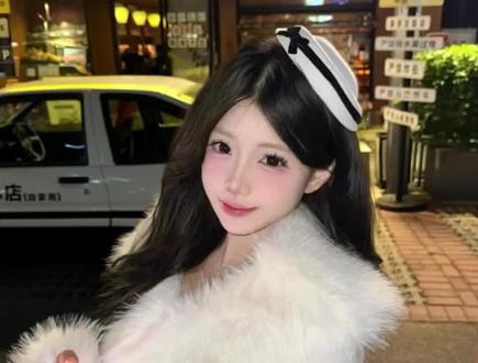 当你出去玩只拍了一张满意的照片时,交给豆包就会产生很多张神图,誓死追随豆包!#豆包ai #豆包p图已经nextlevel了 #豆包p图指令 #豆包一张图 #邪修ai