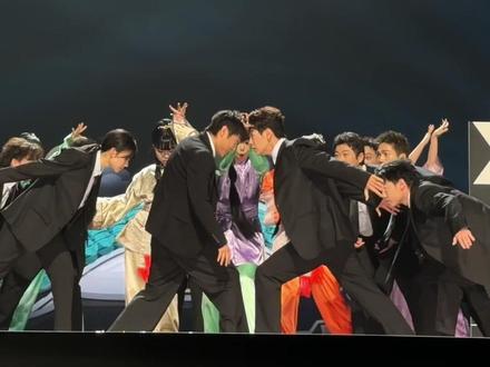 星舞忠肖家班年度超燃作品#2025抖音美好惊喜夜 #抖音美好跨年季 祝所有刷到此视频的朋友们 在今后的生活中 永远做自己人生舞台的主角#抖音舞蹈年终盘点