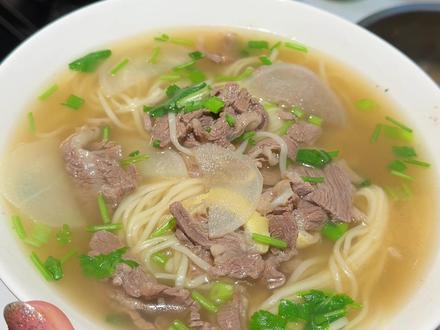 早上给孩子做了好吃的牛肉面#好吃的面条做法 #在家做美食