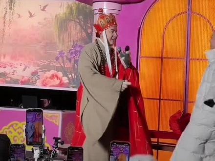 蕊大大来啦,这俩人太逗啦太有节目效果啦,笑得肚子疼~ #闫东 #蕊大大 #长春动植物公园 #热门 #女儿国