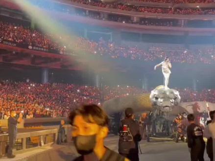 蔡依林大巨蛋演唱会踩30米机械巨蛇出场,这究竟是怎样的神仙舞台设计?#蔡依林踩蛇出场 #演唱会 #上热搜 #舞台 #蔡依林