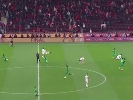 奖杯都还在手上!非洲杯决赛塞内加尔被判负 摩洛哥捡到冠军 #摩洛哥 #塞内加尔 #非洲杯 #非洲杯冠军 #马内